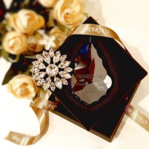 スワロフスキークリスタルの認定タグ